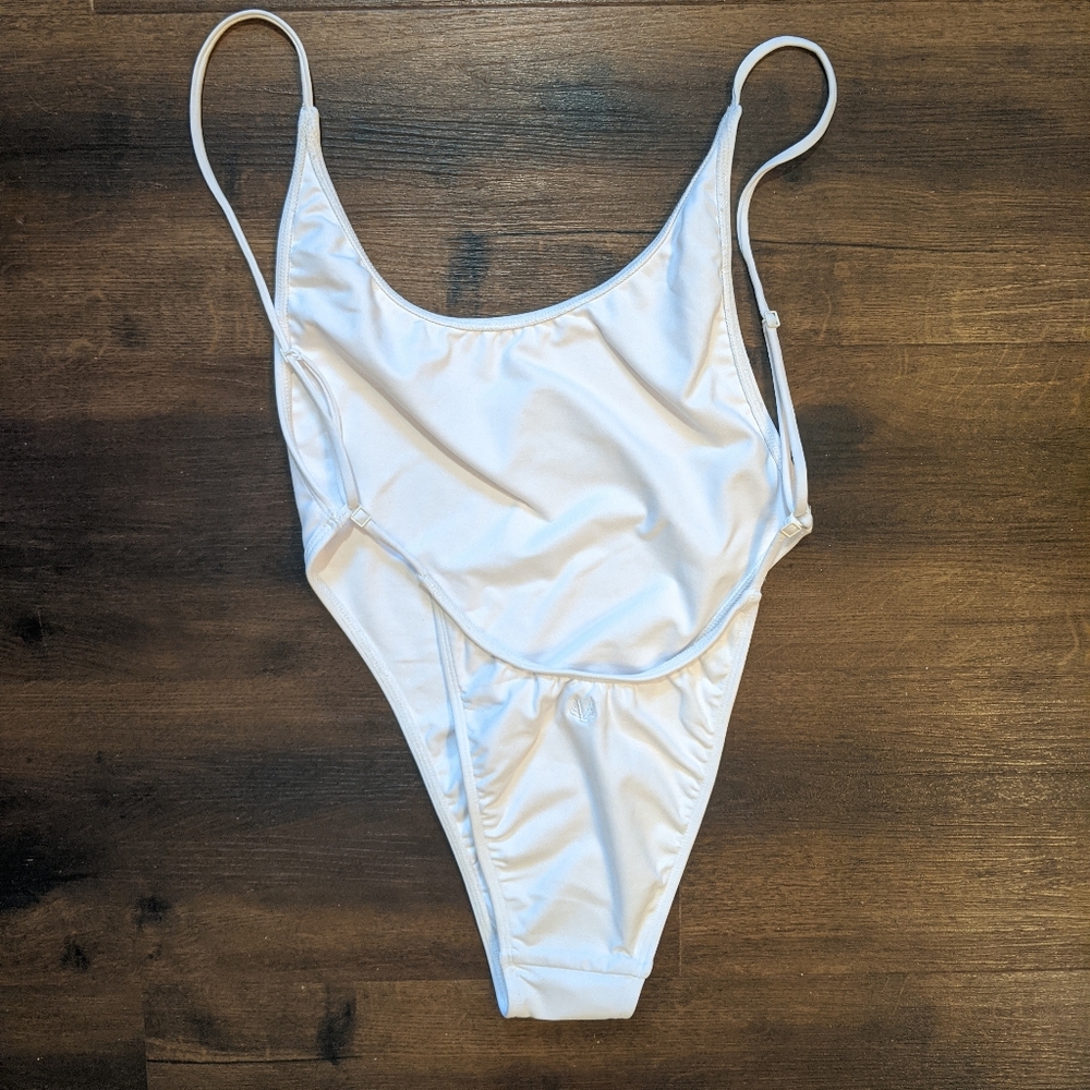 Minimale Animale white Brief Bottom One Piece